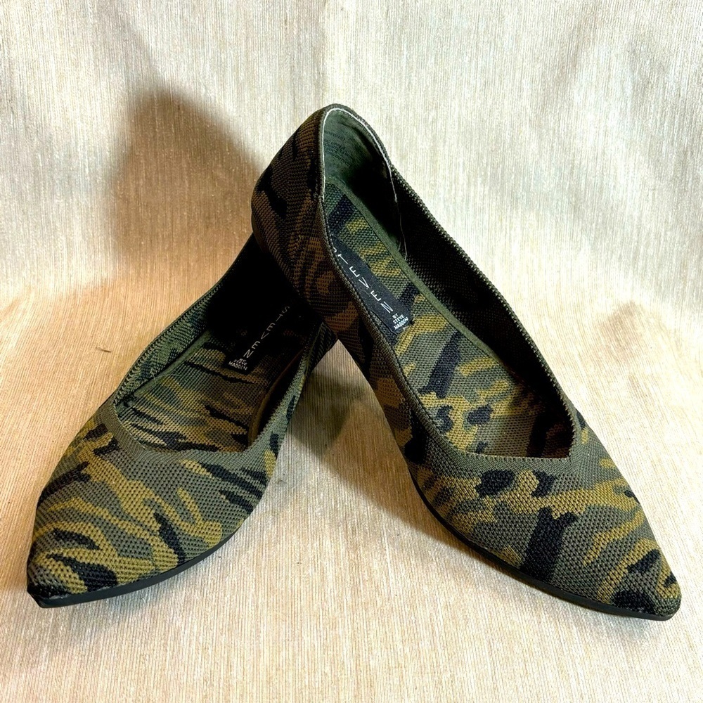 STEVEN BY STEVEN MADDEN Sz 9 Rosy Pointy Toe Camo Rothy’s Style Slip On Shoe